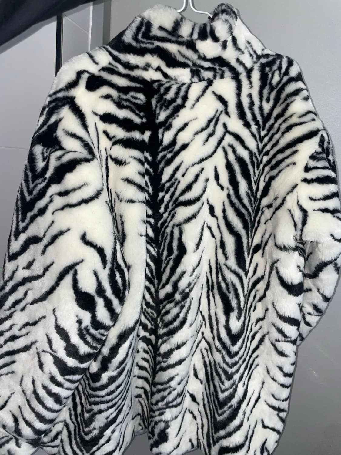 애니멀 패턴 페이크 퍼 자켓 상품이미지3