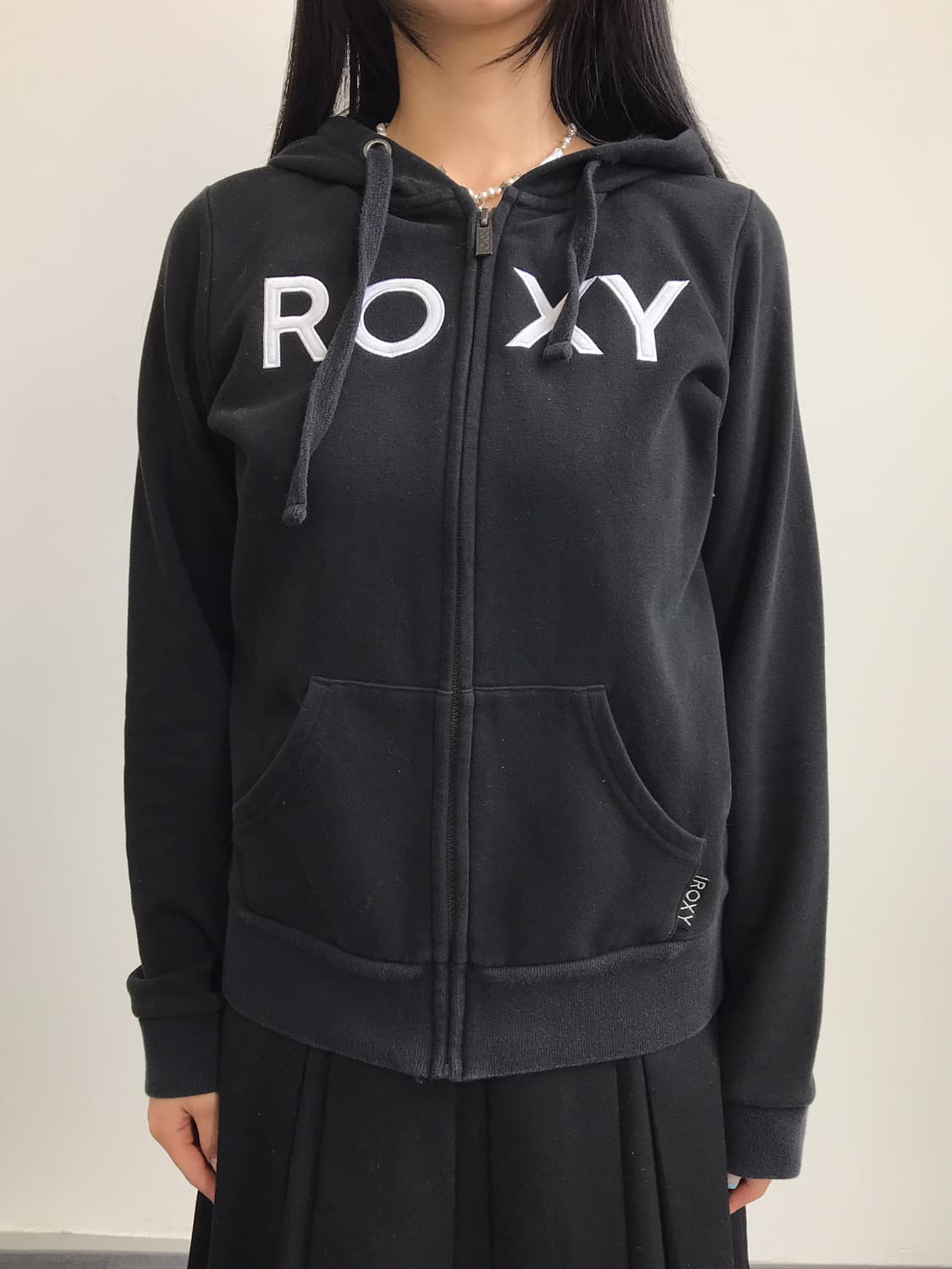 'ROXY' Big Logo Black Zip-Up Hoodie 상품이미지2