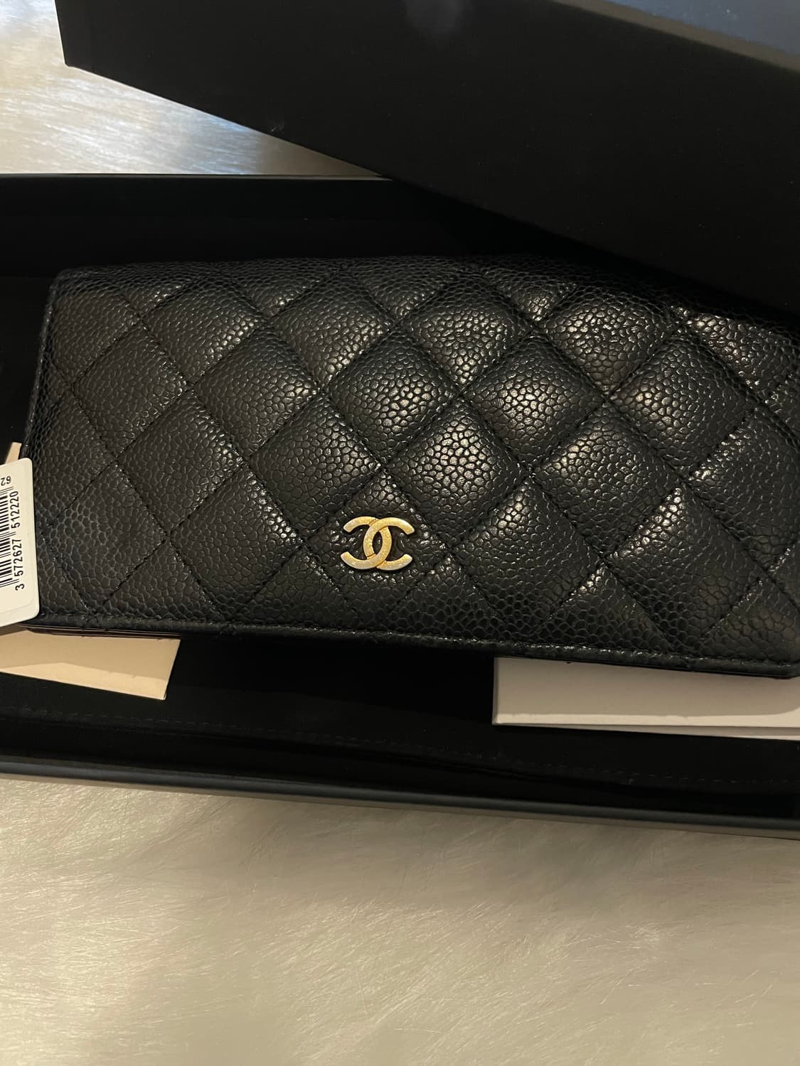 샤넬 캐비어 장지갑 블랙 금장 상품이미지2