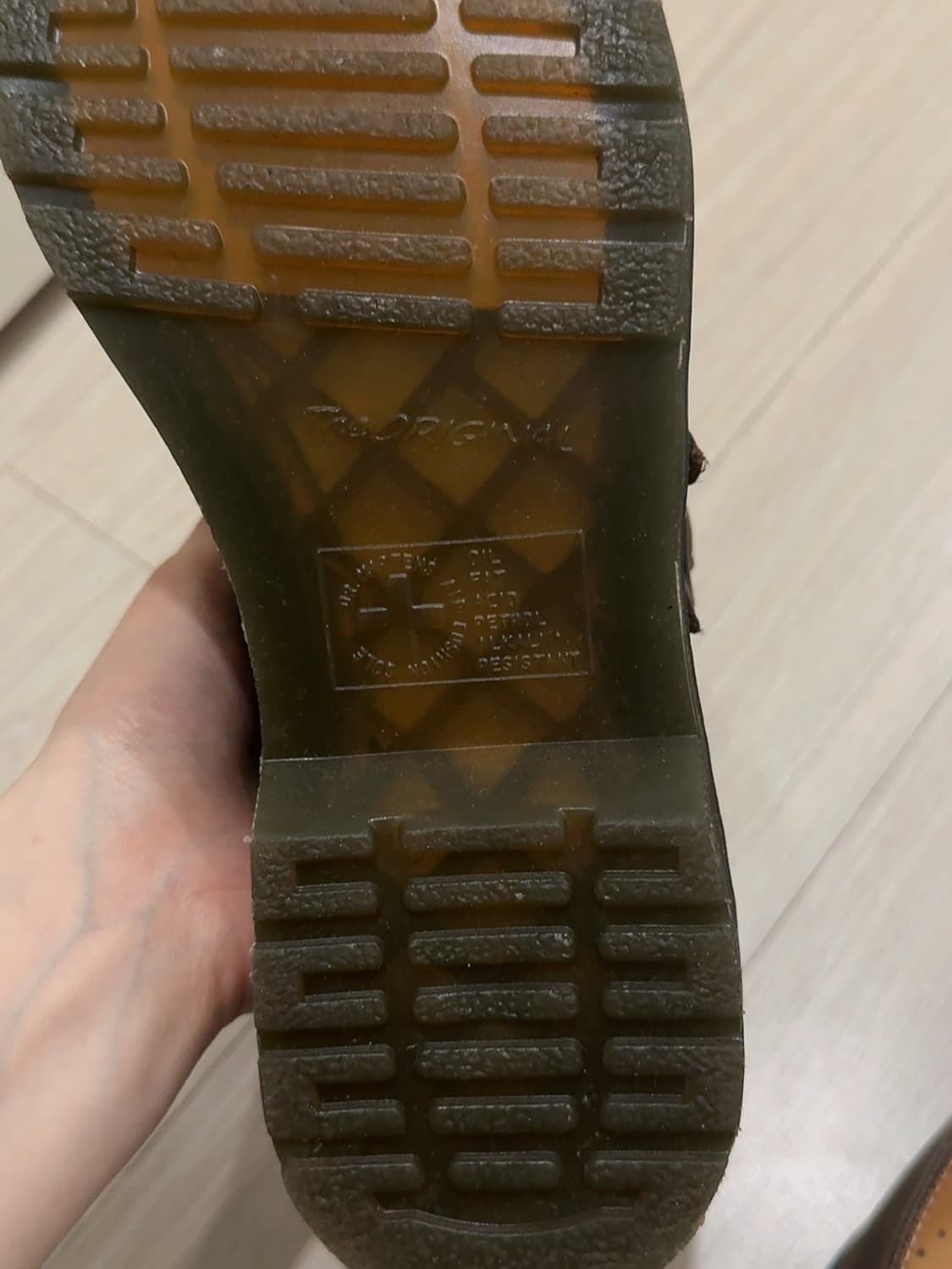 닥터마틴 메리제인 8065 크레이지 호스 250 (다크 브라운) 상품이미지5