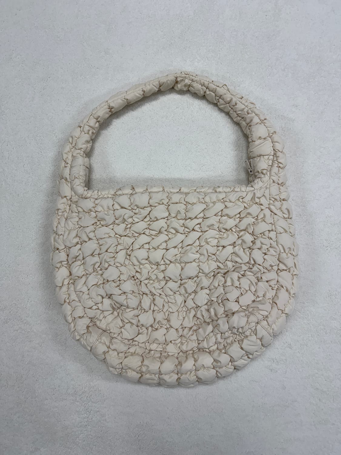 COS 퀼티드 구름백 오버사이즈 상품이미지2