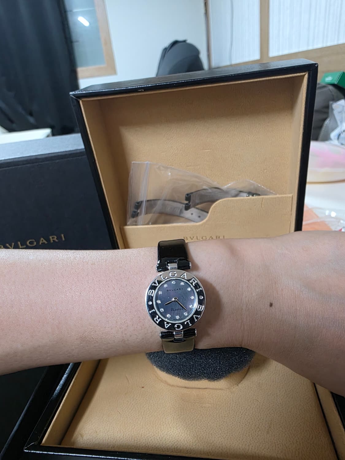 불가리 비제로원 22s 무브먼트쿼츠 12p다이아  상품이미지2