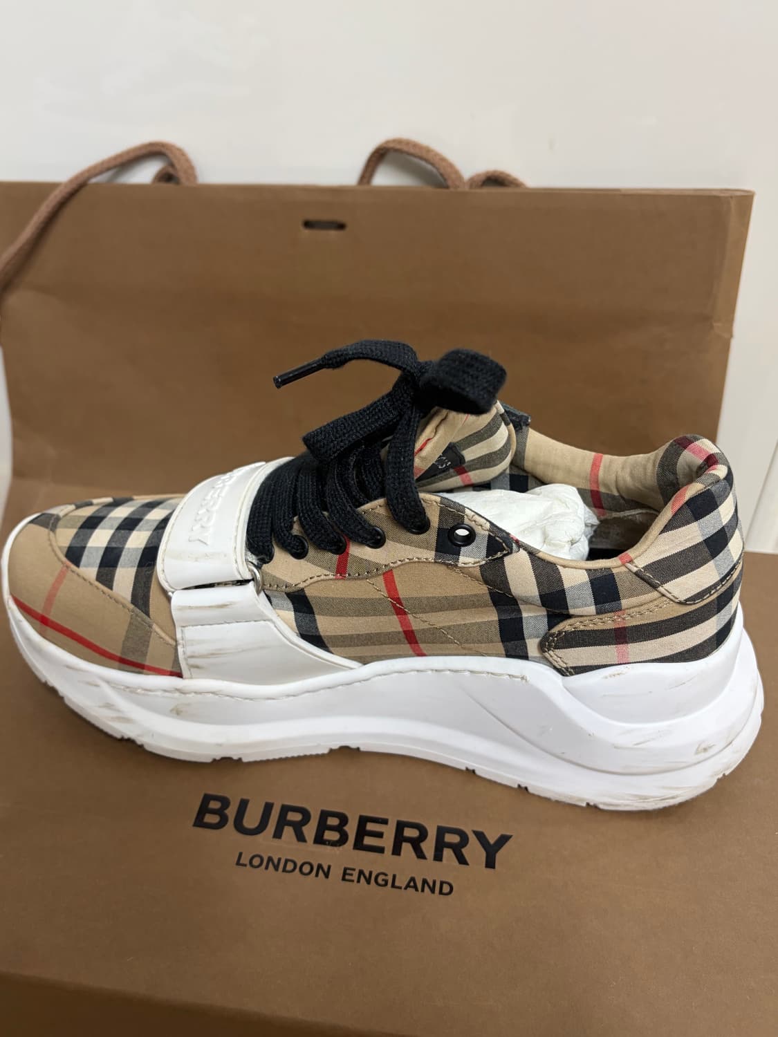 버버리 스니커즈 36.5 사이즈 (235) 상품이미지4