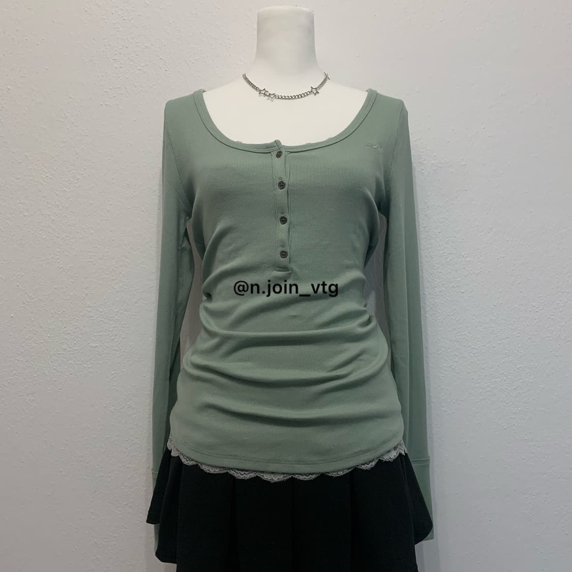 홀리스터 헨리넥 뮤트그린 롱슬리브 상품이미지1