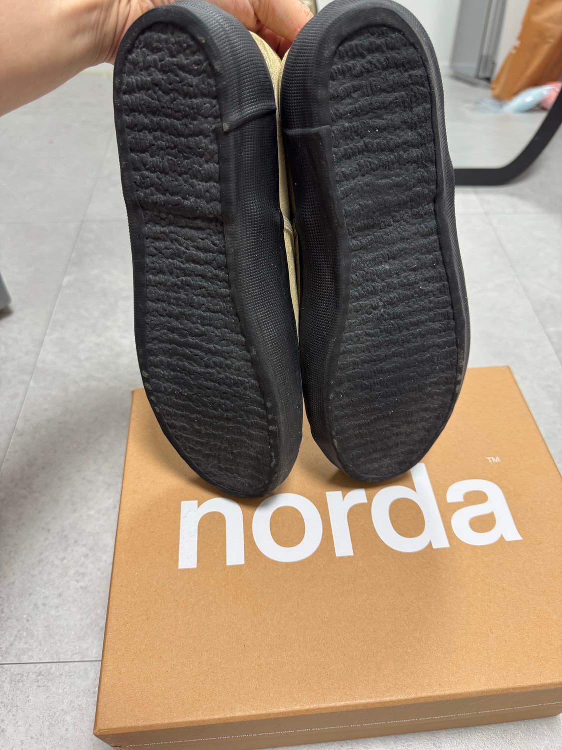 리프로덕션오브파운드 41사이즈 스웨이드 네추럴 트레이너 5851모델 상품이미지6