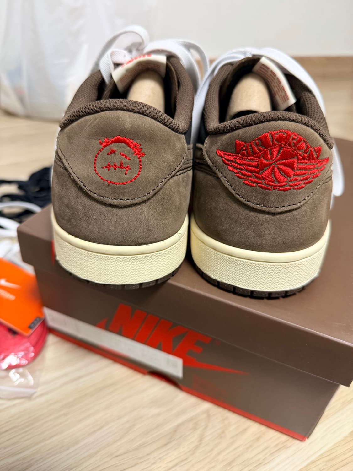 조던1 로우 x 트레비스 스캇 상품이미지4