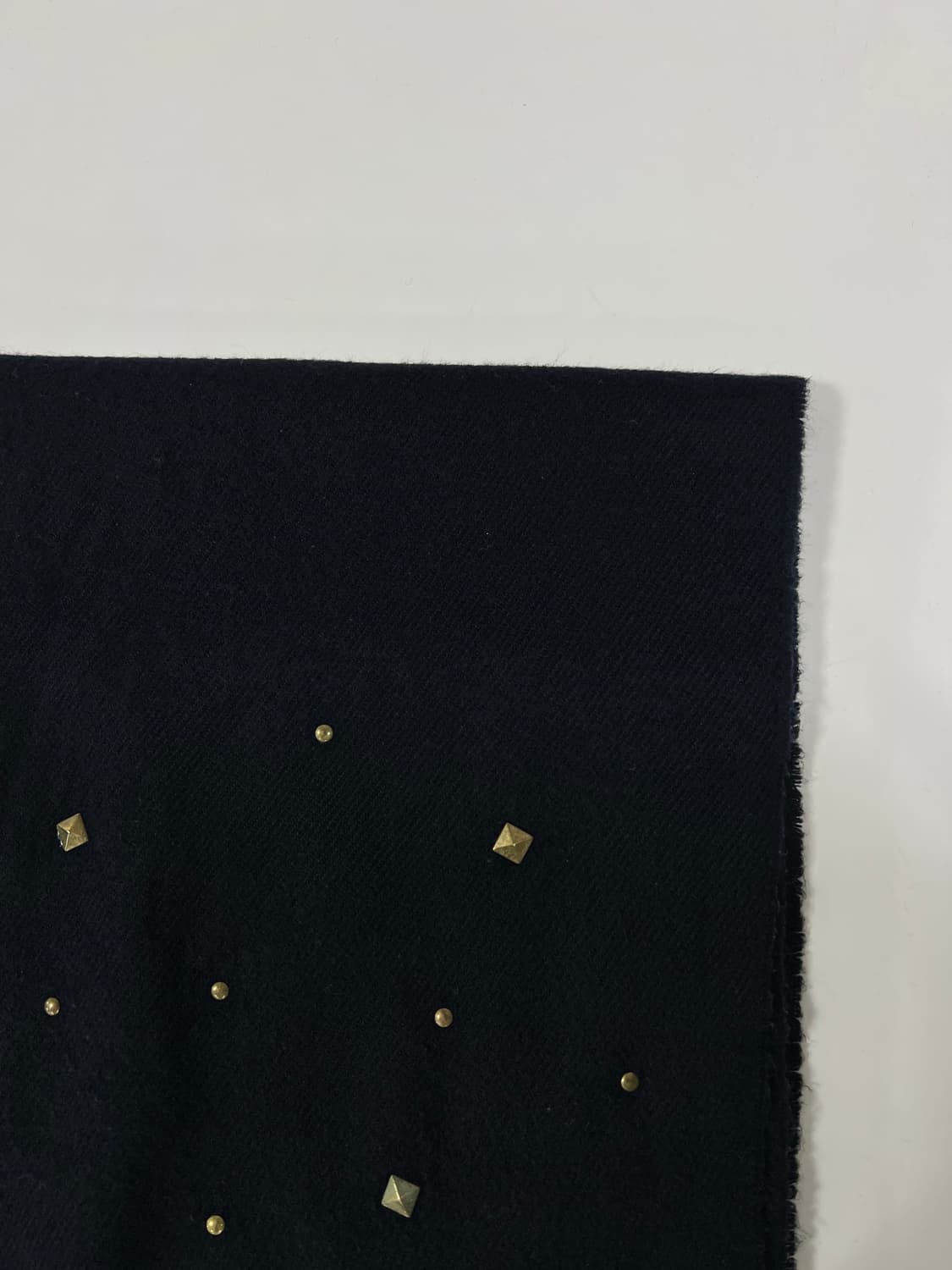 빈티지 스터드 포인트 머플러 상품이미지3