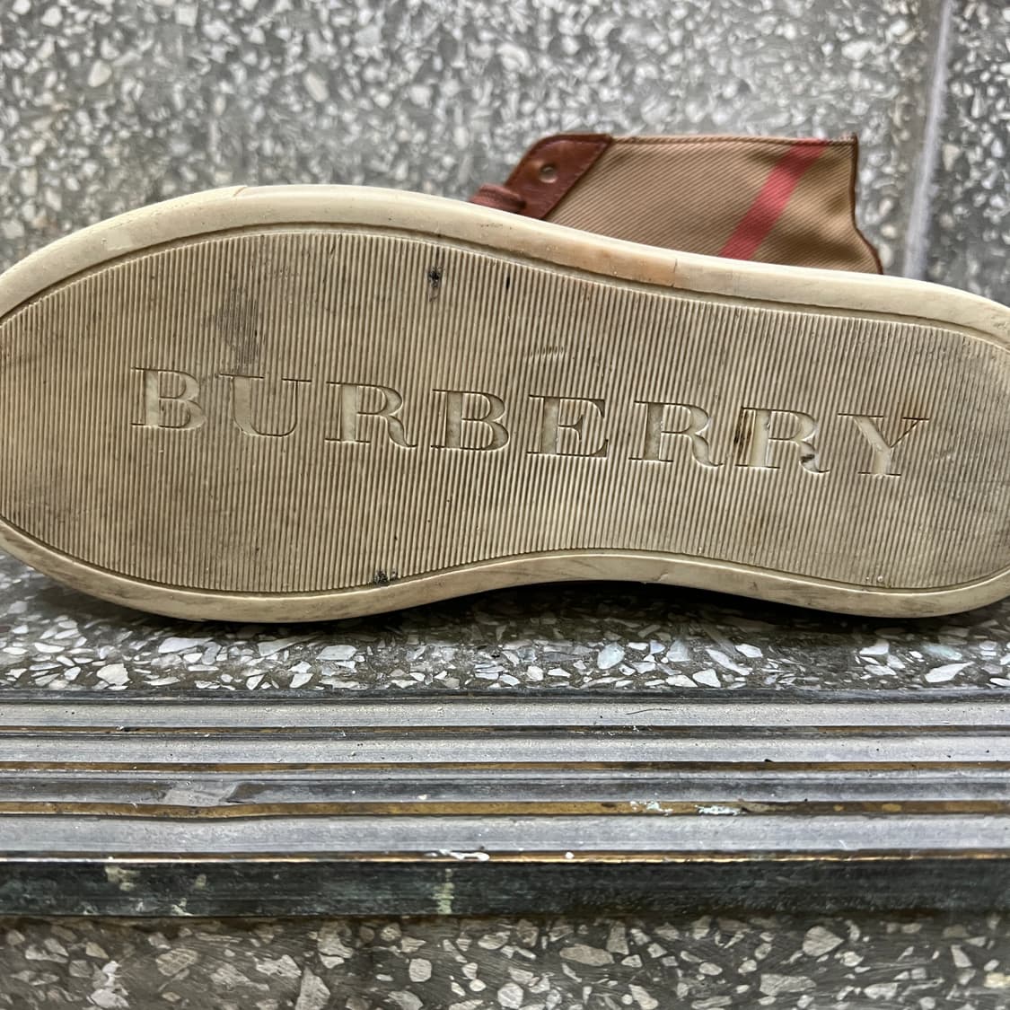 버버리 하우스 체크 하이탑 스니커즈 상품이미지6