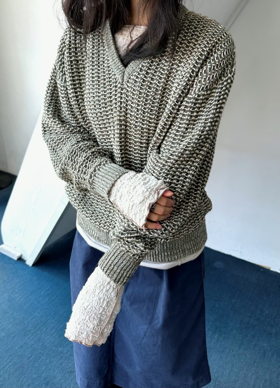 Loose gauge linen cotton v-neck knit 상품이미지9