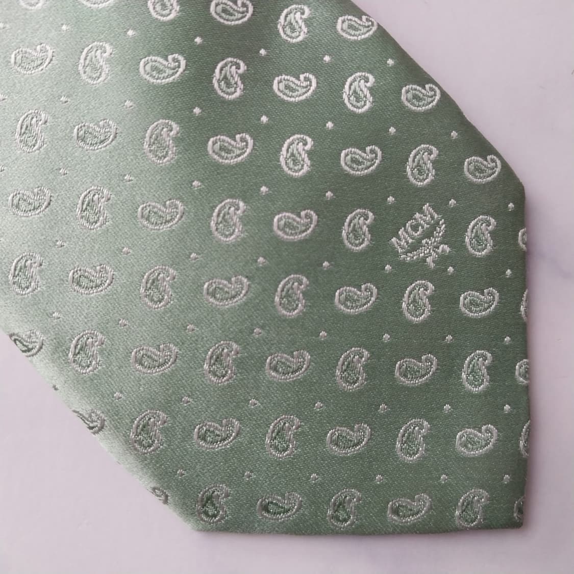 엠씨엠 실크 페이즐리 자수 넥타이 8.2cm A+등급 K1926
 상품이미지5