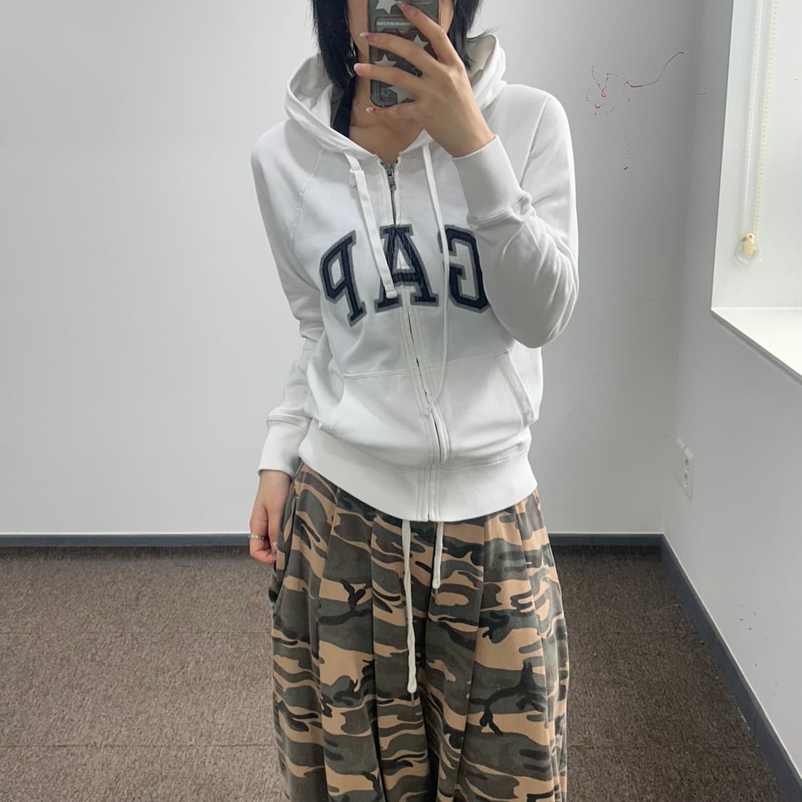 Gap 갭 차콜로고 화이트 후드집업  상품이미지2