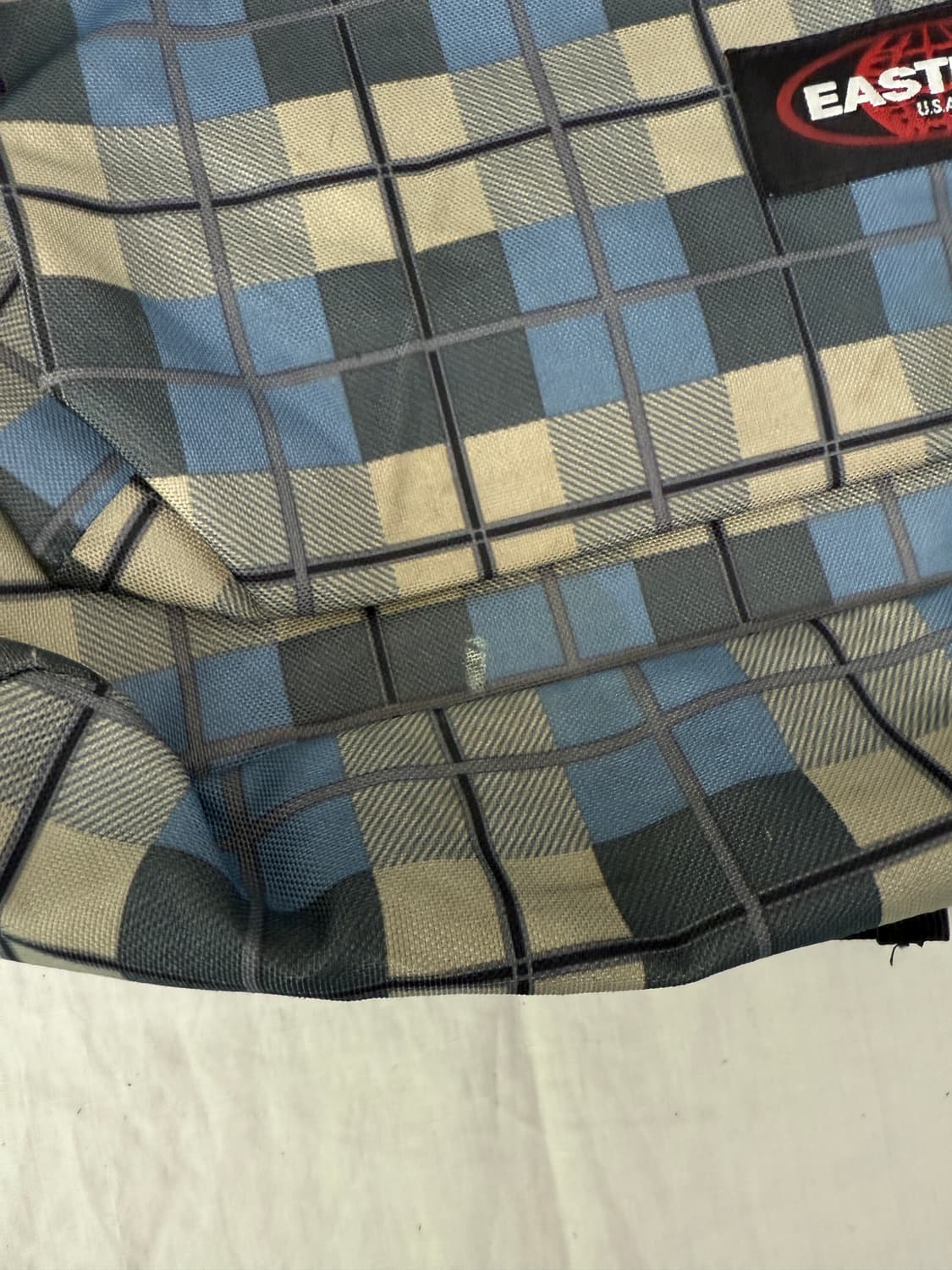 Eastpak 이스트팩 체크 백팩 상품이미지4