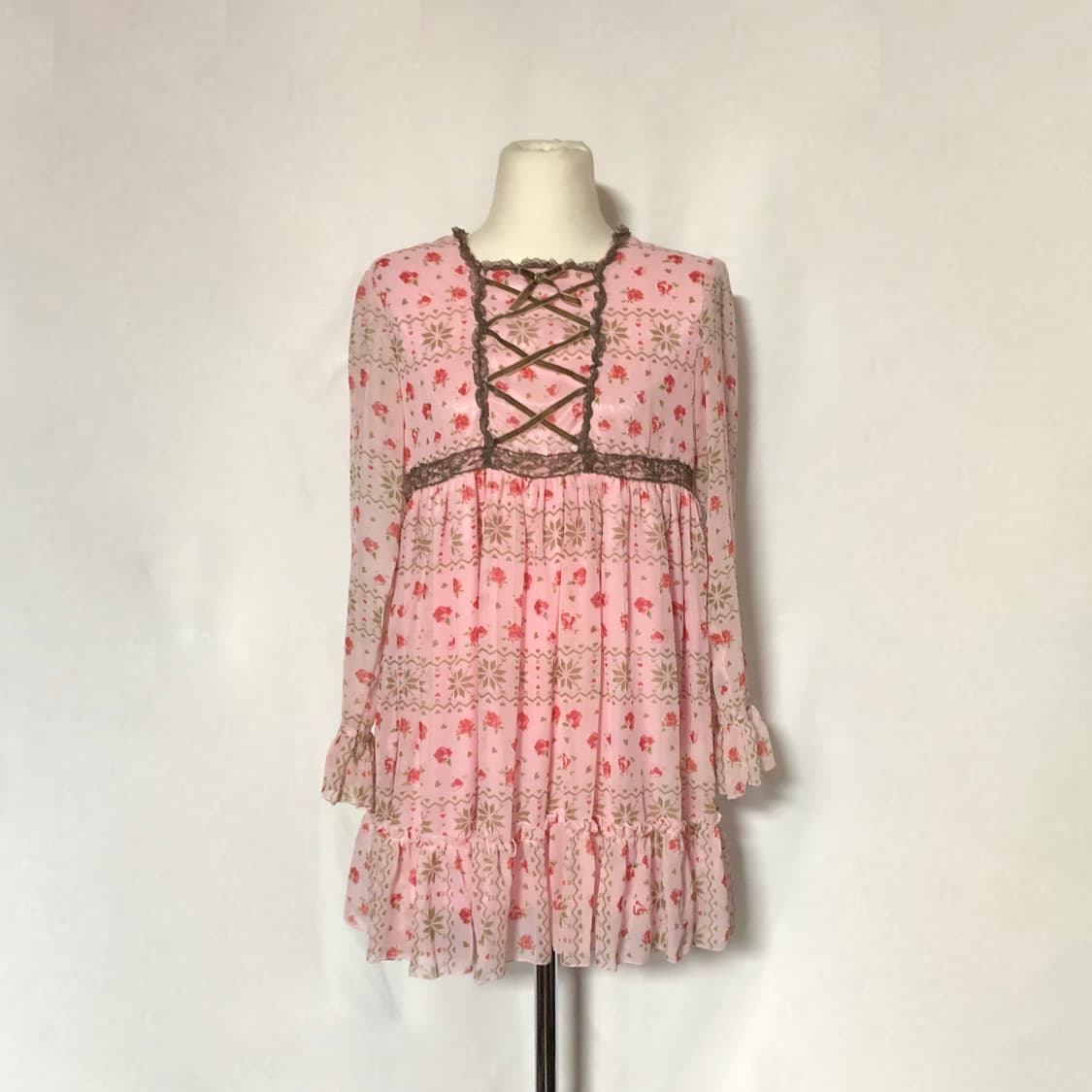 눈꽃 장미 무늬 레이스업 원피스 핑크 상품이미지4