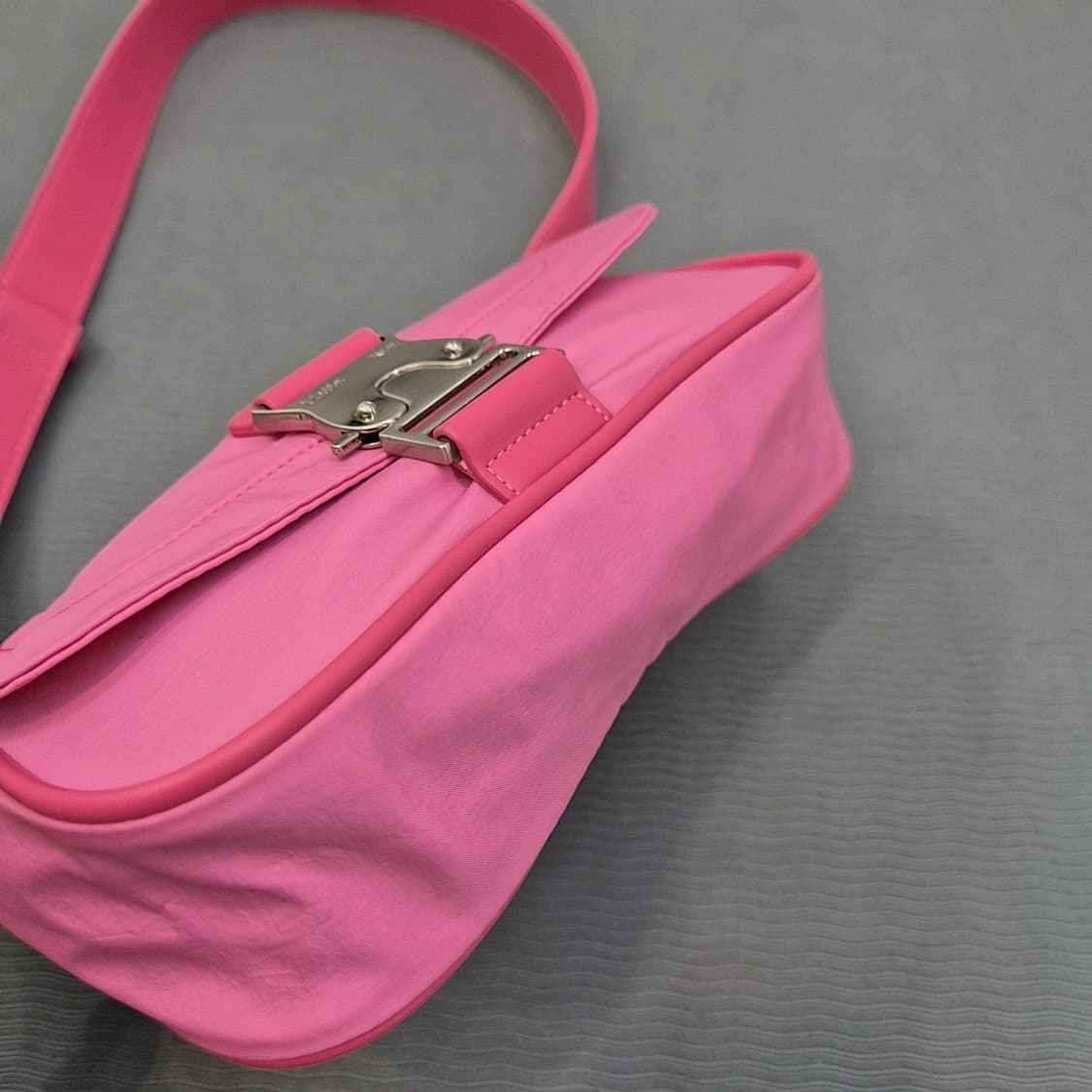 마뗑킴 크리스프 미니 버클백 핑크 상품이미지4