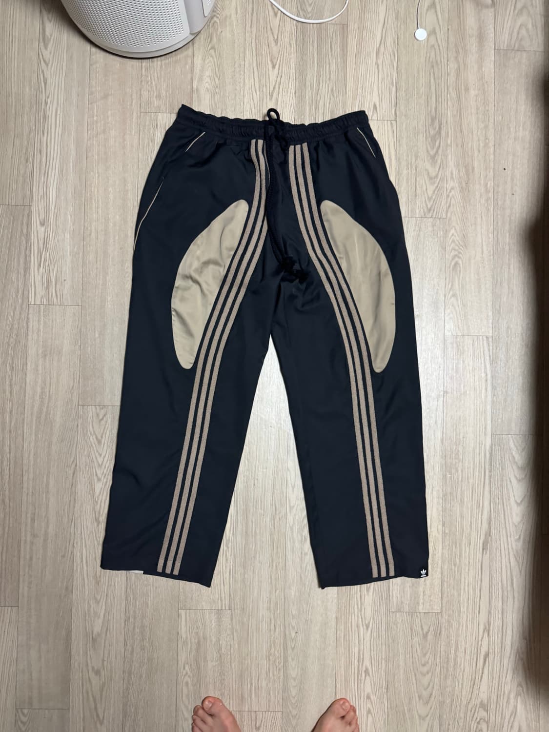 송포더뮤트 아디다스 스트링 트랙팬츠 블랙 상품이미지2