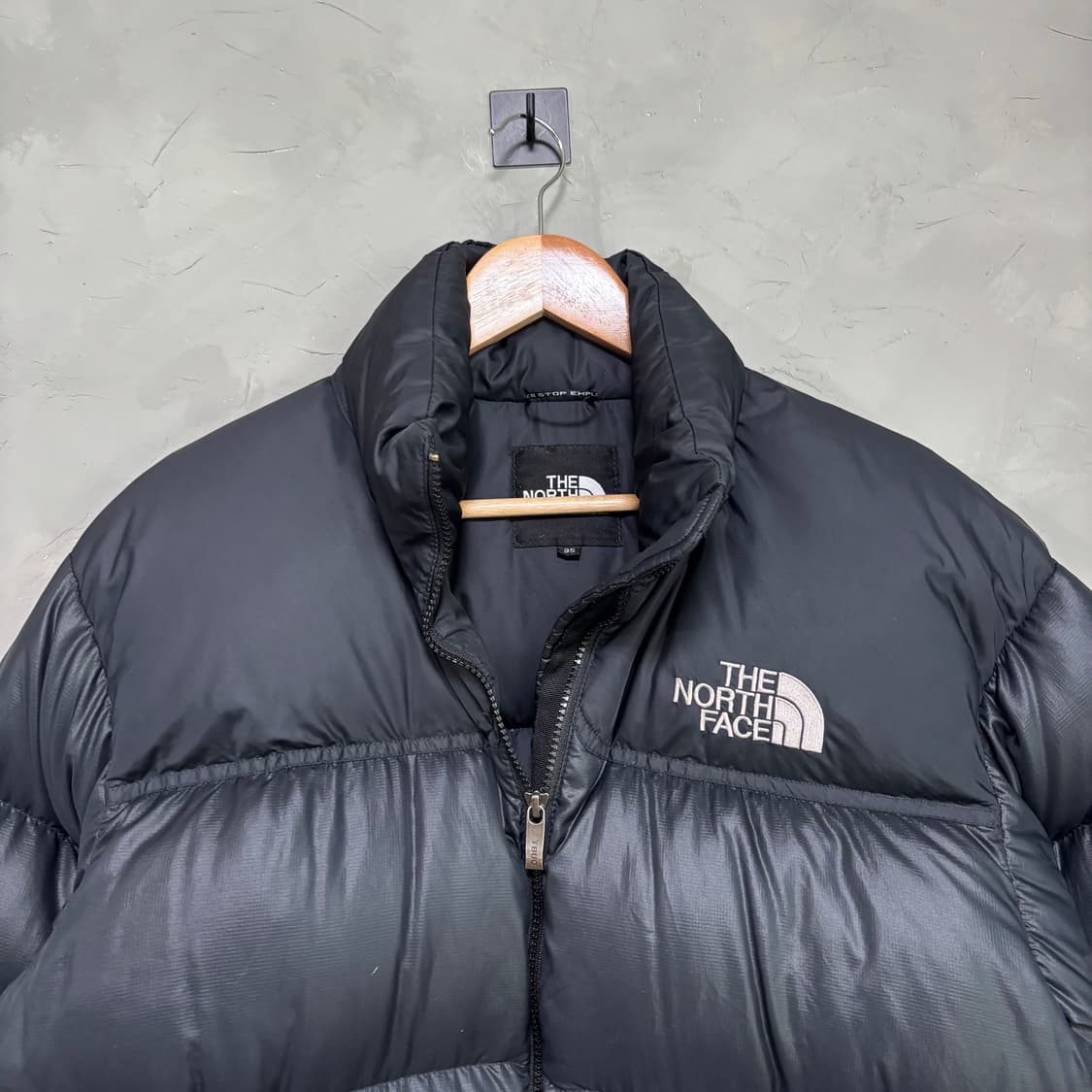 노스페이스 눕시 700 구스다운 패딩 검정 상품이미지2