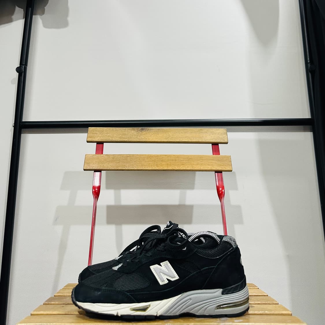 UK5) 뉴발란스 운동화 남녀 공용 신발 991 UK 블랙 스웨이드 상품이미지3
