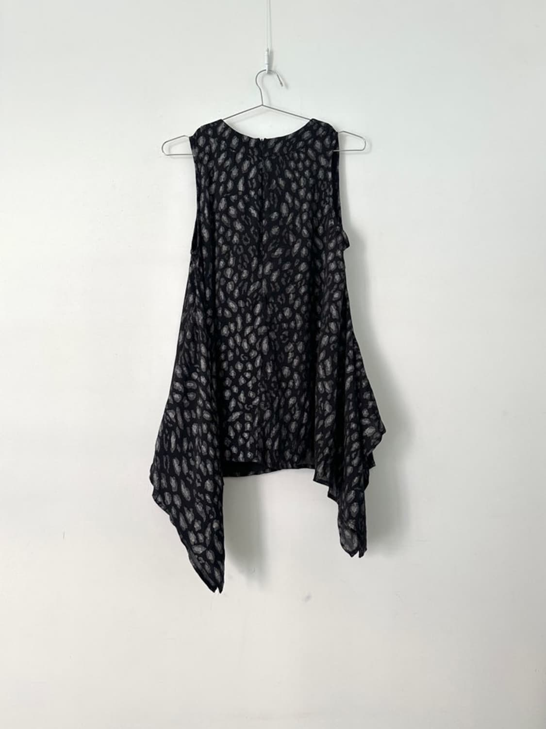 Animal pattern sleeveless / black 상품이미지3