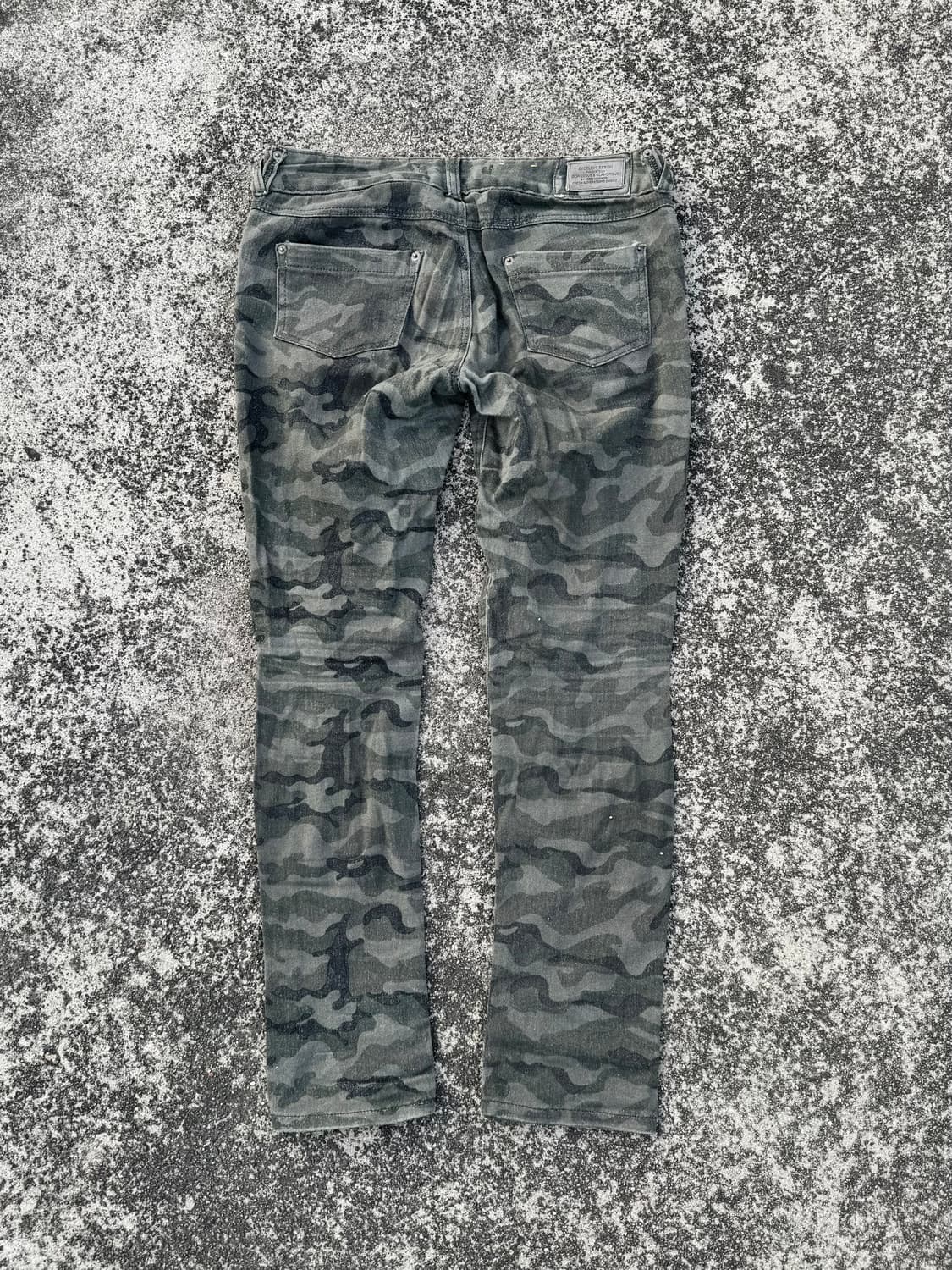 Distressed camo pants 상품이미지5