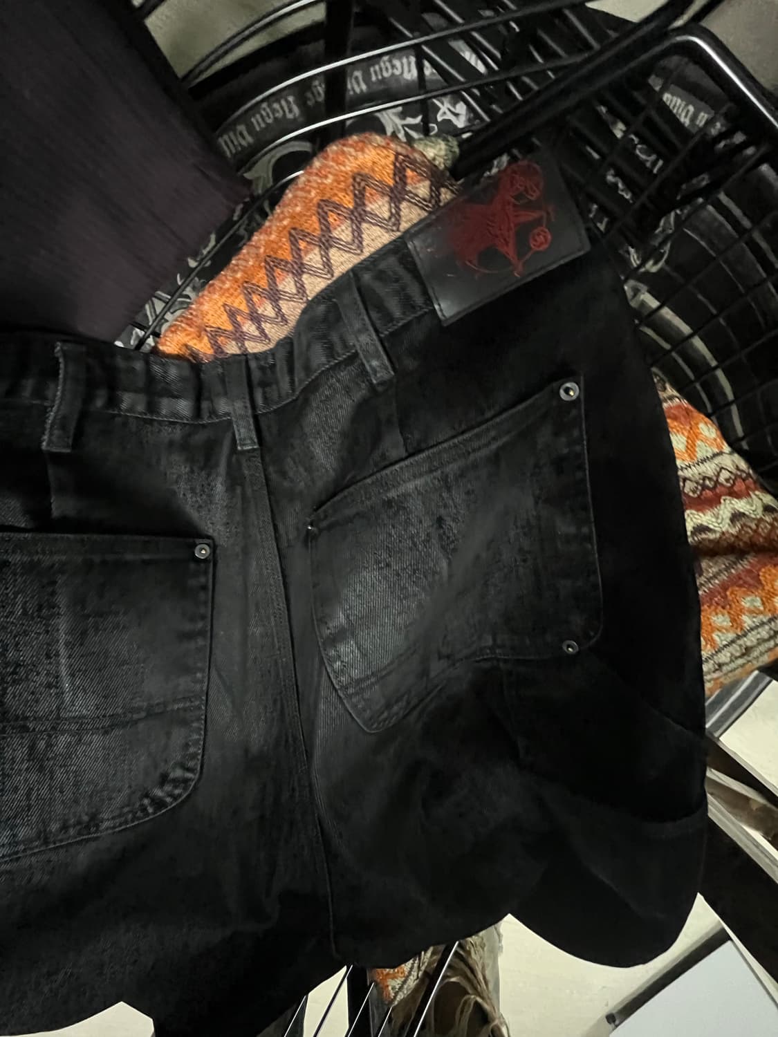 Emostanceclub 벨벳레더 베기 카펜터 진 상품이미지2