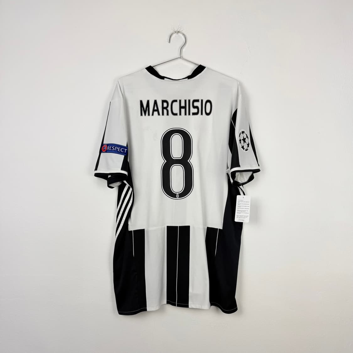 16-17 유벤투스 홈 마르키시오 유니폼 상품이미지1