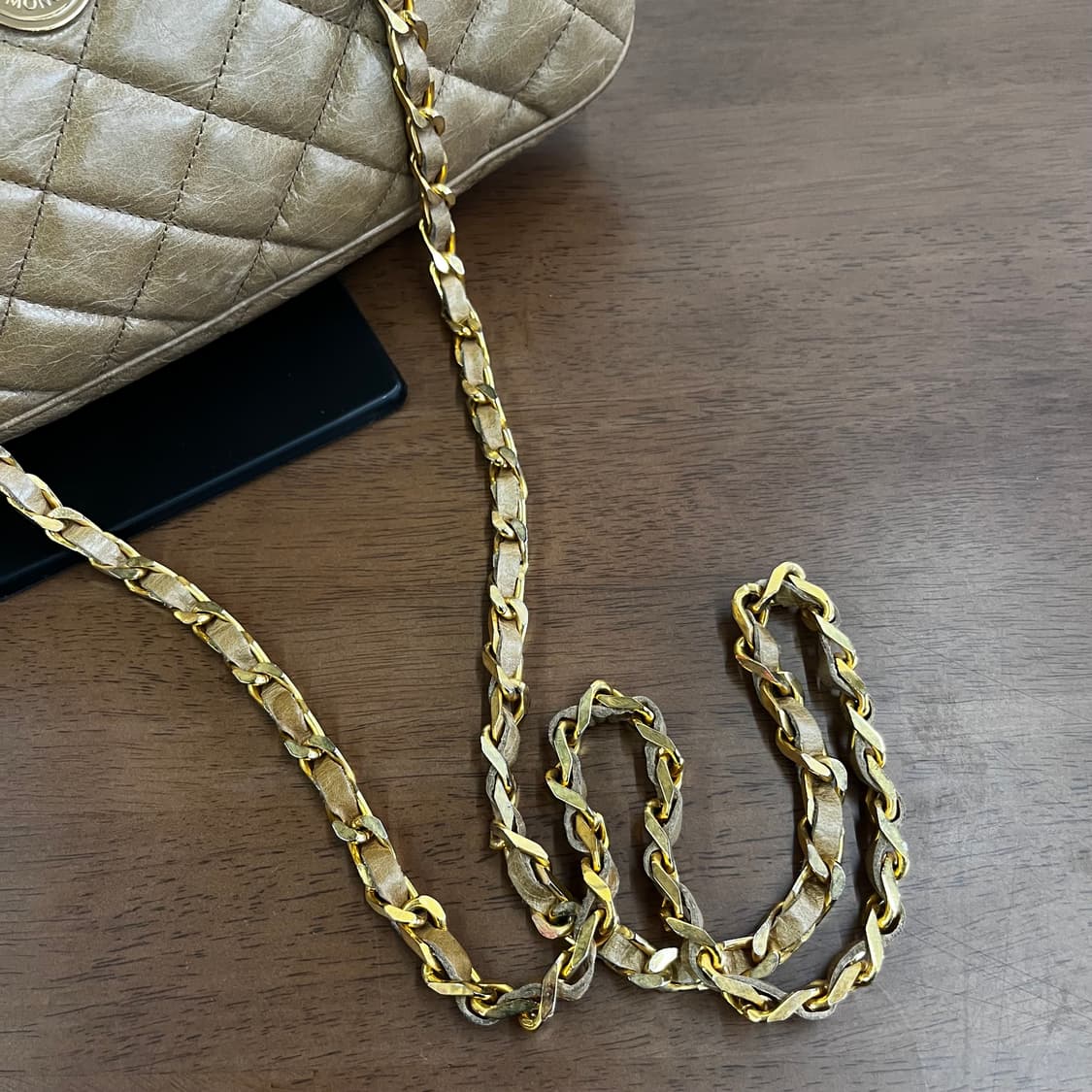 몽클레어 퀼팅 체인 크로스백 상품이미지4