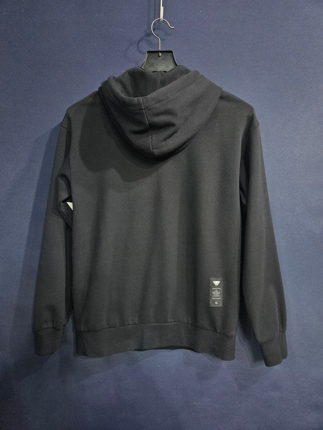 다이나핏 프린팅 블랙 남성 세미오버핏 95 포켓 후드티  상품이미지2