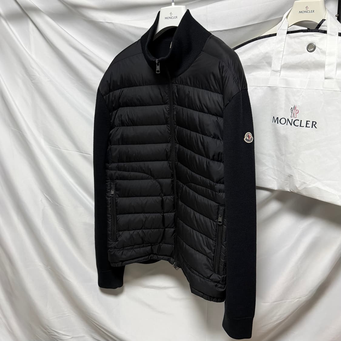 [S+급/2XL] 몽클레어 니트패딩 김현우 니트패딩 트리콧 블랙 상품이미지1