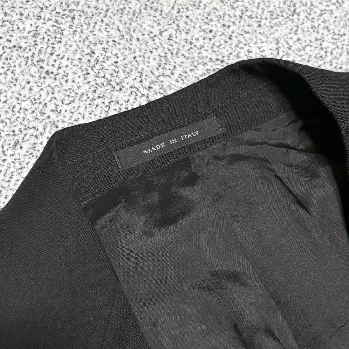 엠포리오 아르마니 울 더블 브레스티드 자켓 블랙 컬러 상품이미지3