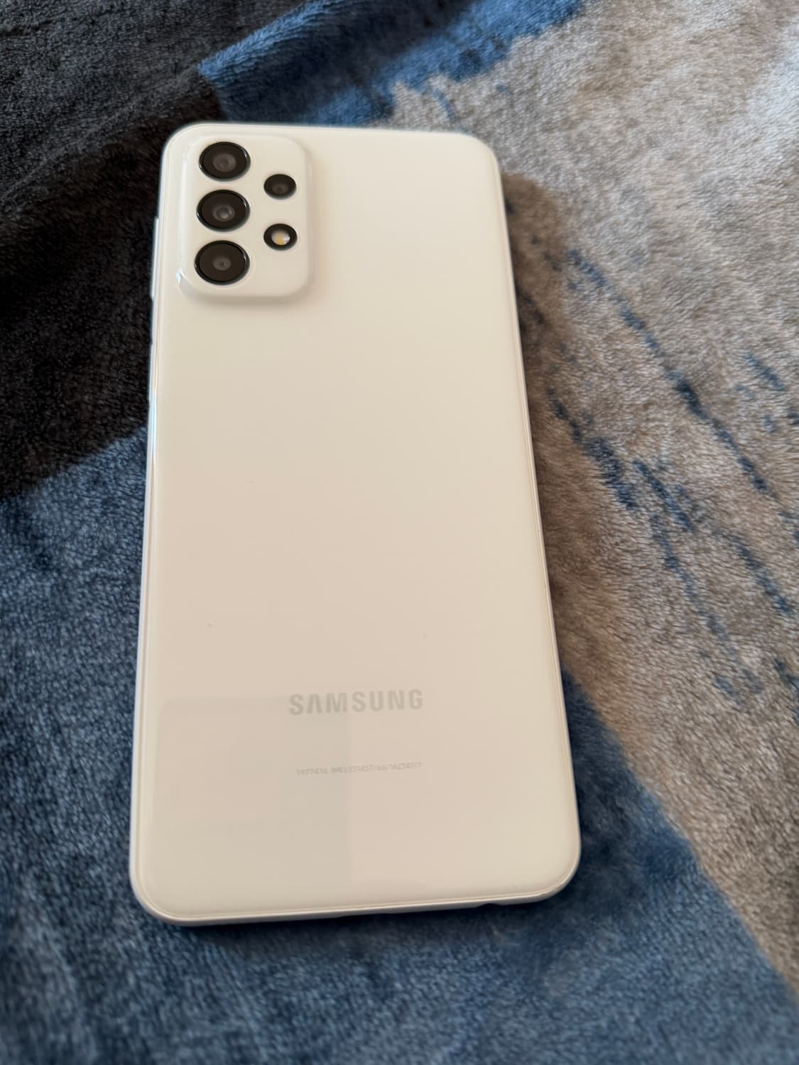 갤럭시 A23 화이트 색상 상품이미지3