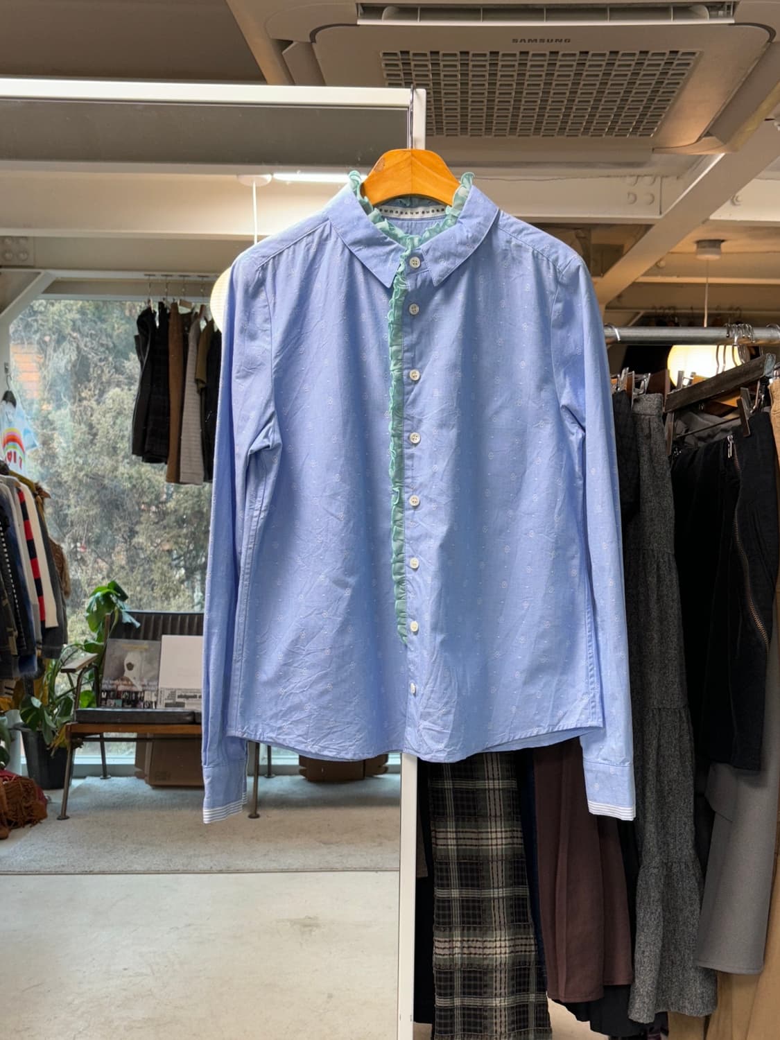 스나오 쿠와하라 프릴 셔츠 상품이미지1