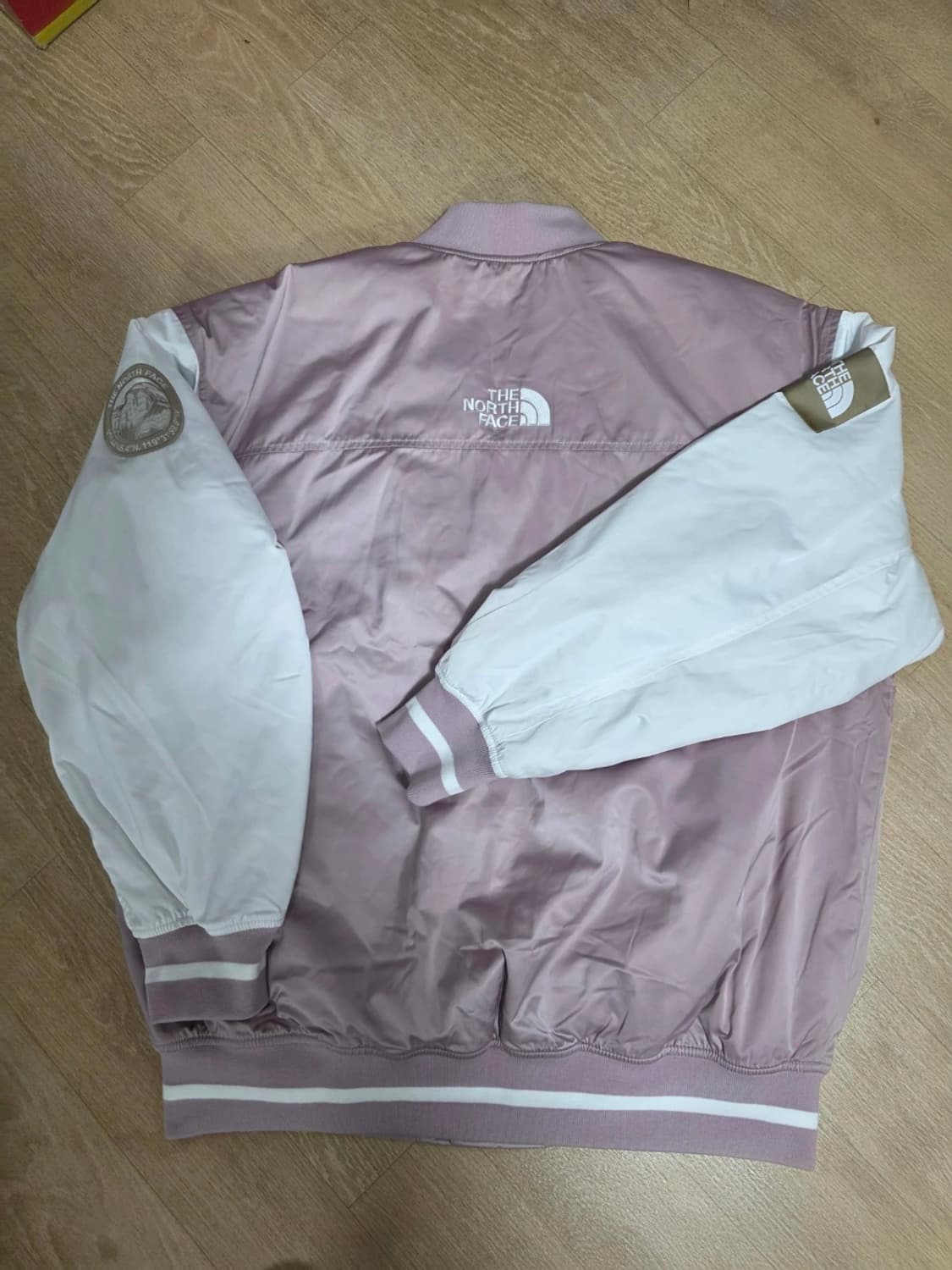 노스페이스 화이트라벨 플레이어 바시티 자켓 페일 핑크 - 24FW 상품이미지8