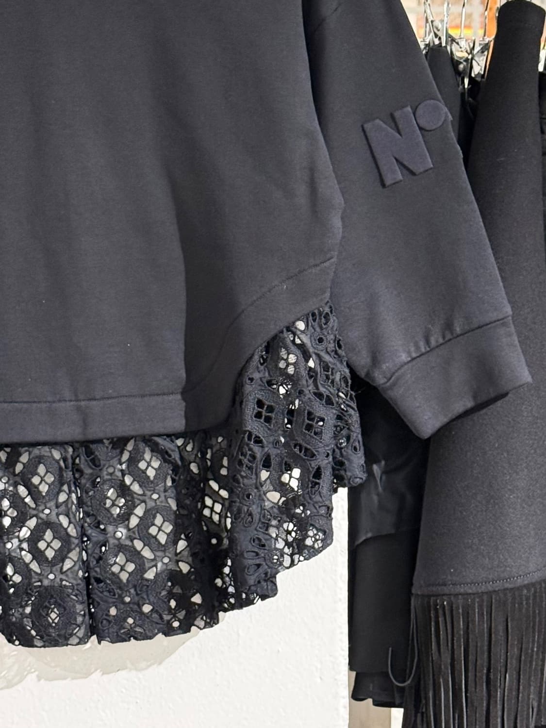n21 블랙 레이스 헴 스웻 셔츠 상품이미지5