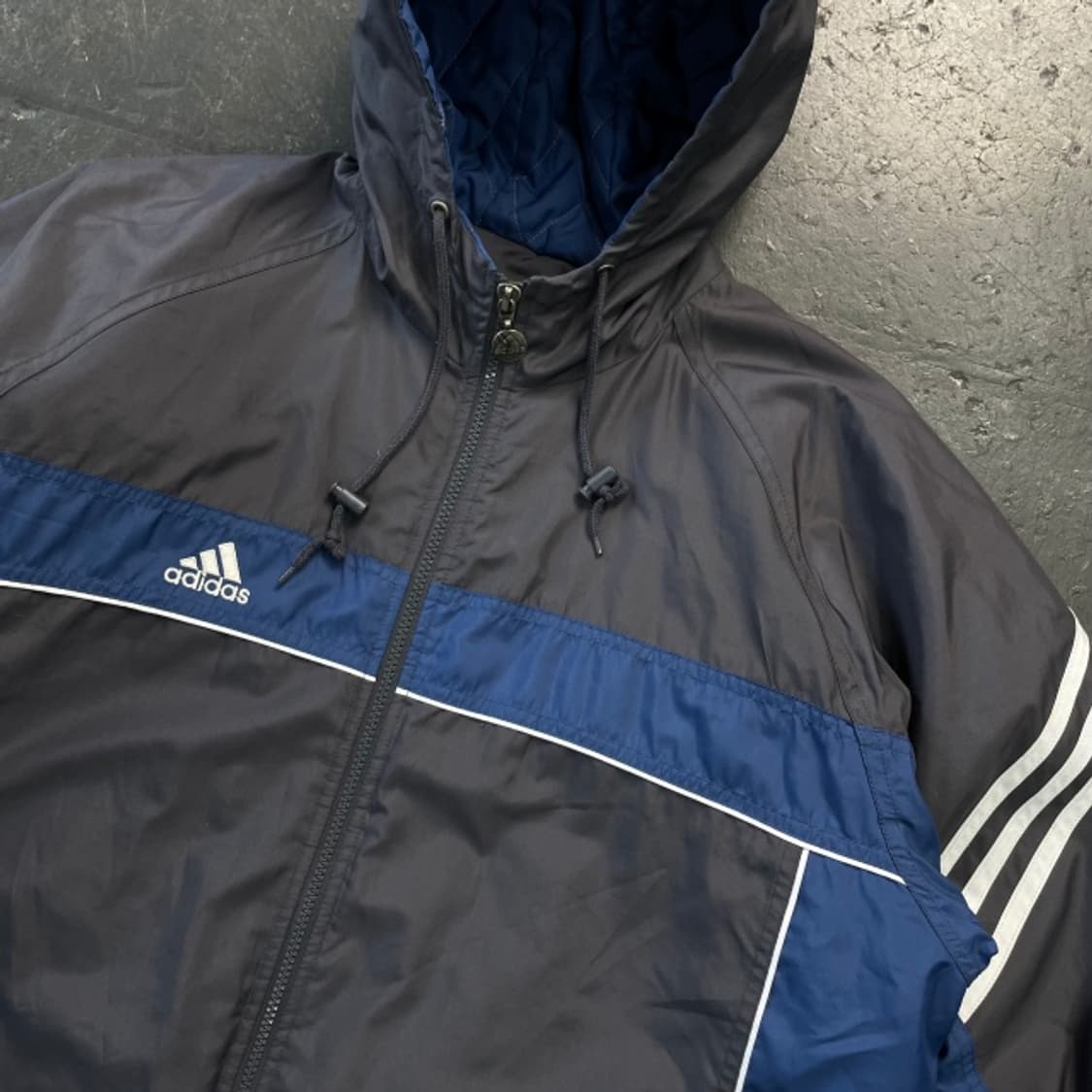 105 아디다스 올드스쿨 누빔 점퍼  상품이미지2