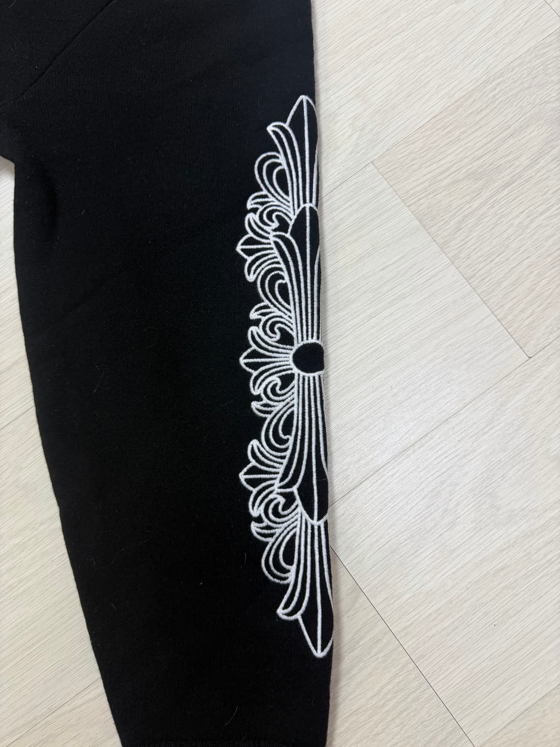 크롬하츠 화이트 자수 블랙 니트 XL 상품이미지4