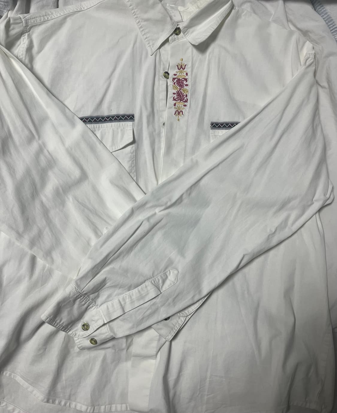 화이트 꽃자수 포인트 남방 셔츠 상품이미지1