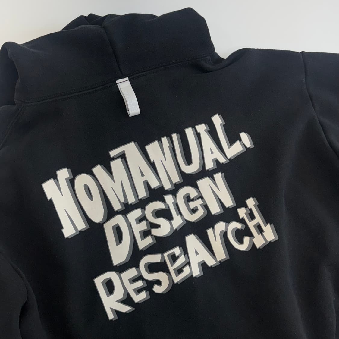Nomanual 노메뉴얼 백 포인트 블랙 후드티 상품이미지5