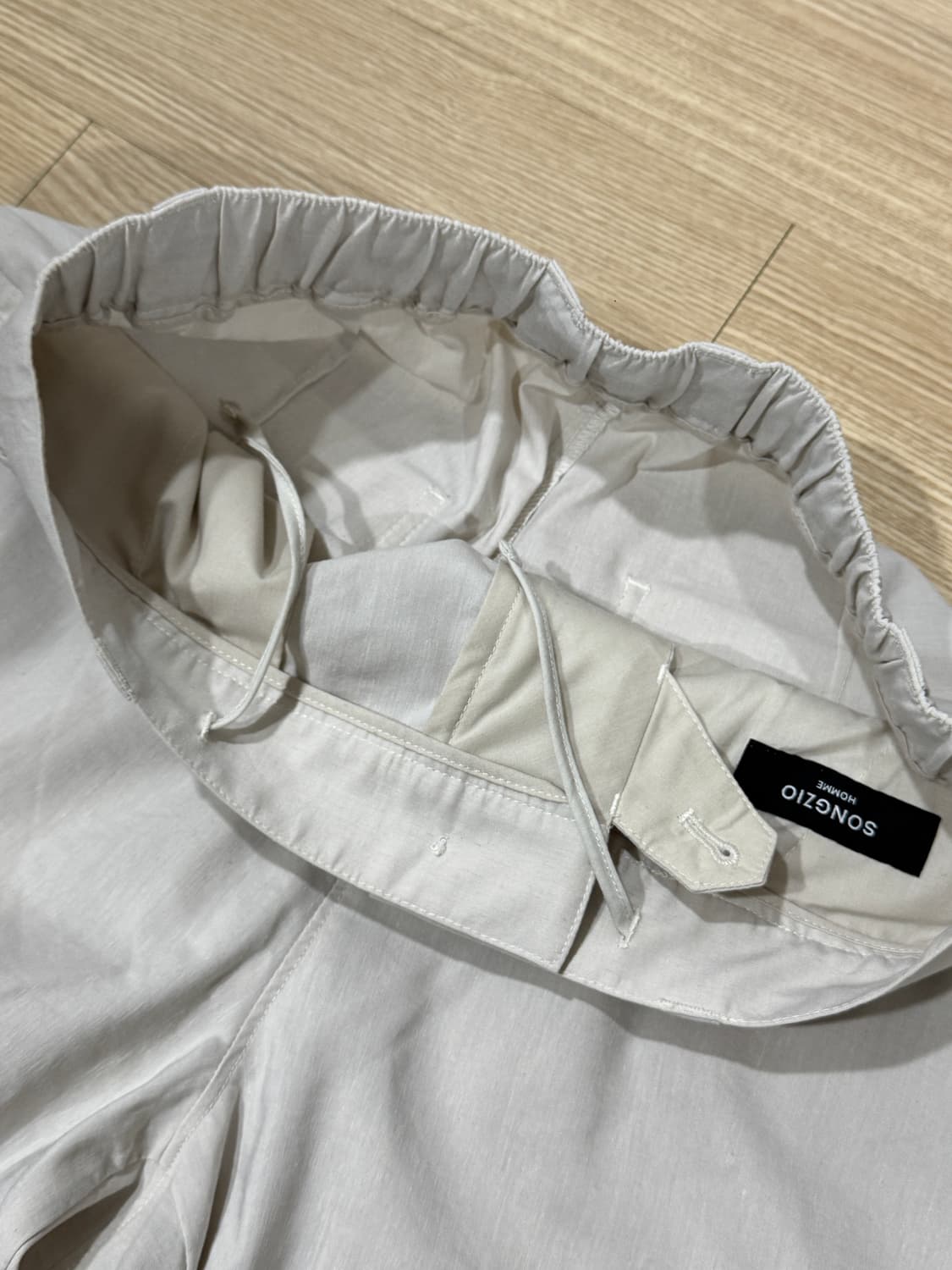 [78] 송지오옴므 25SS 셔링 플레어 팬츠 아이보리 상품이미지2