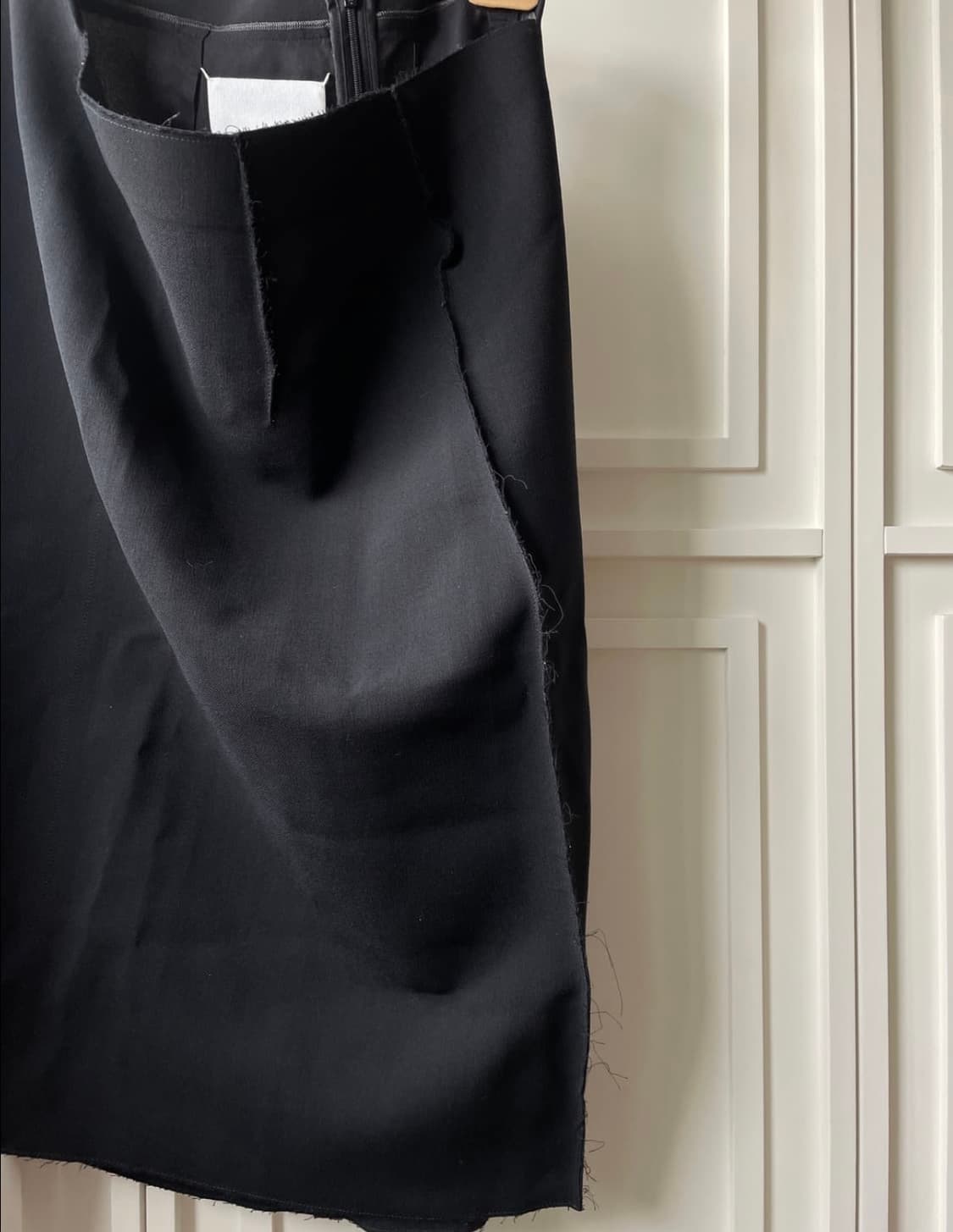 메종 마르지엘라 새틴 패널 언발란스 미디 스커트 상품이미지3