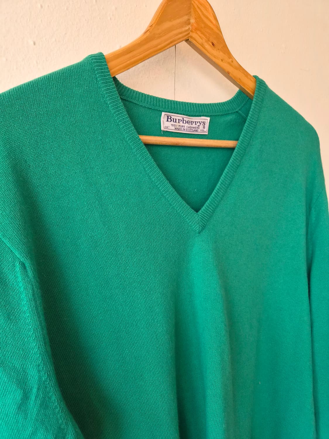 버버리스 스코틀랜드 남성 캐시미어100브이넥니트 44사이즈 상품이미지4