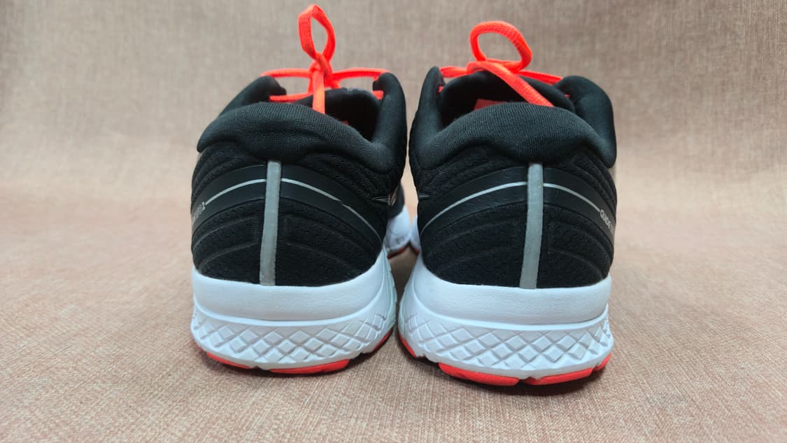 써코니 275mm- 가이드 이소 2 운동화 검정/오렌지 러닝화 상품이미지5