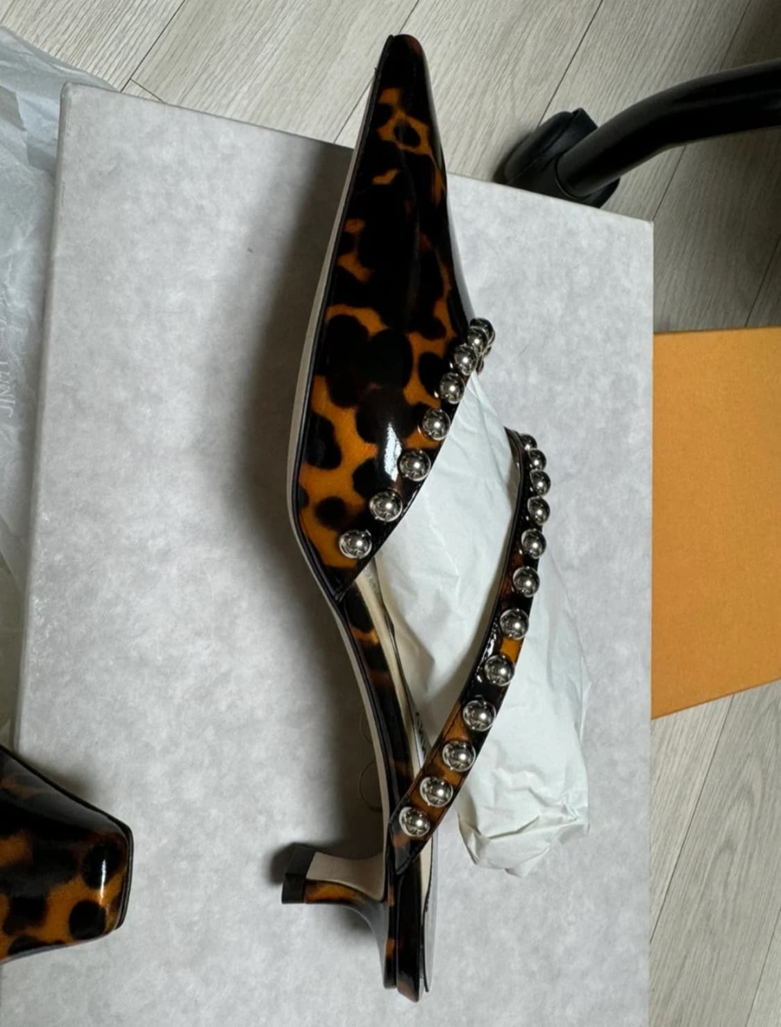 지미추 레오파드 뮬 상품이미지3