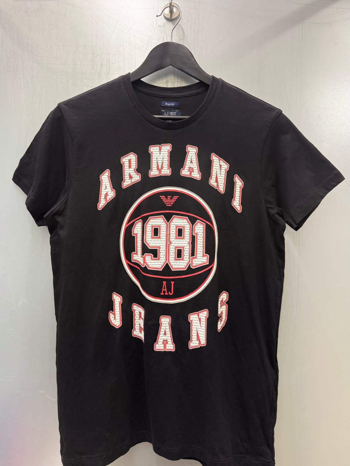 Armani Jeans 1981 빈티지 농구 그래픽 블랙 반소매 티셔츠  상품이미지1