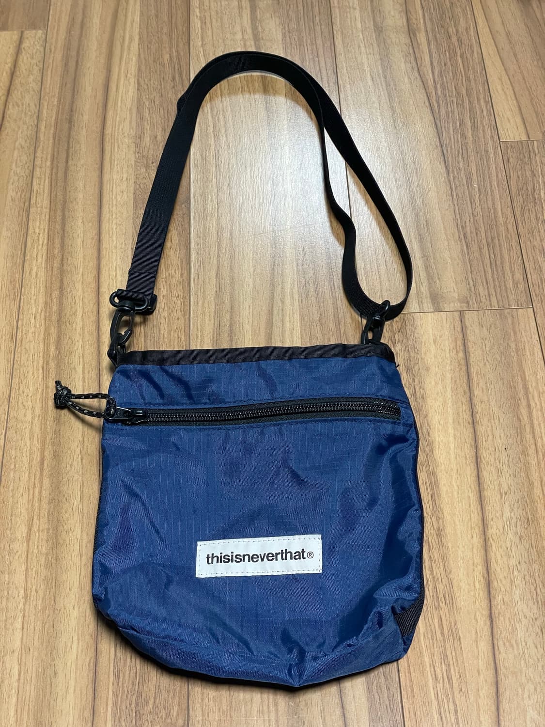  thisisneverthat 디스이즈네버댓 미니 크로스백(네이비) 상품이미지1