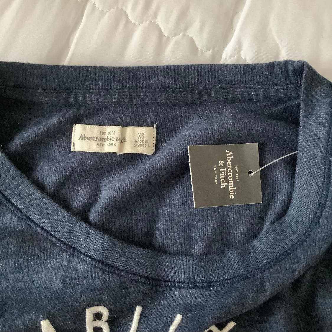 아베크롬비 슬림핏 네이비 롱슬리브 긴팔티 상품이미지3