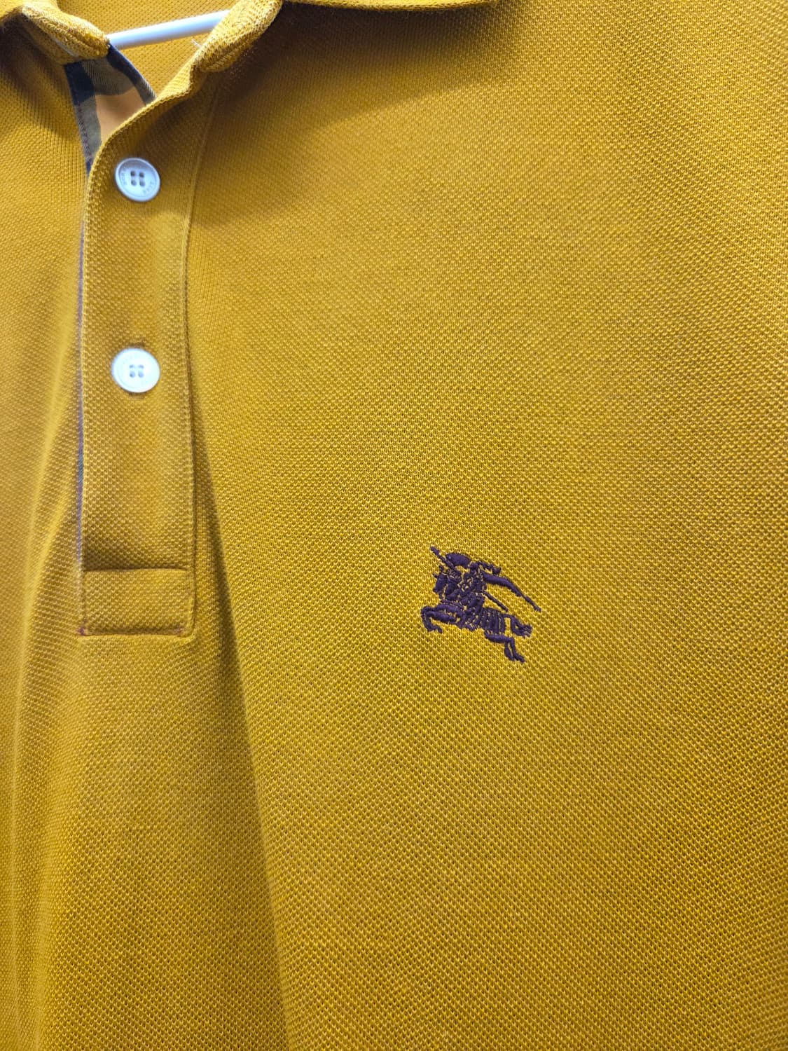 버버리 브릿 머스타드 카라 티셔츠 상품이미지2