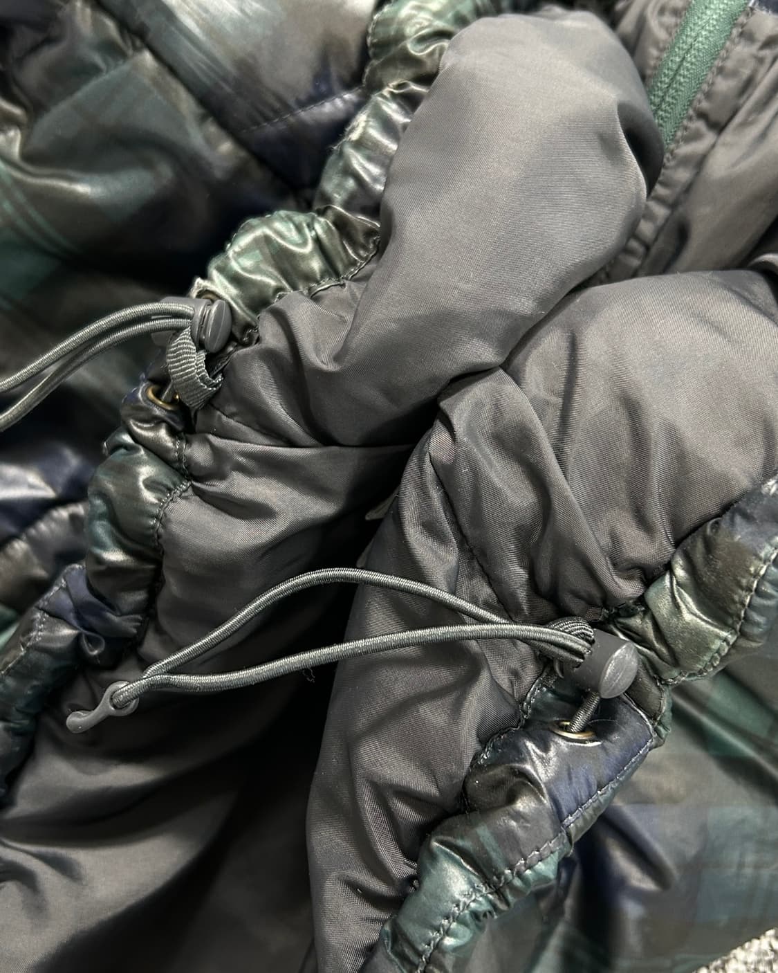 노스페이스 블랙와치 체크 패턴 경량패딩  상품이미지6