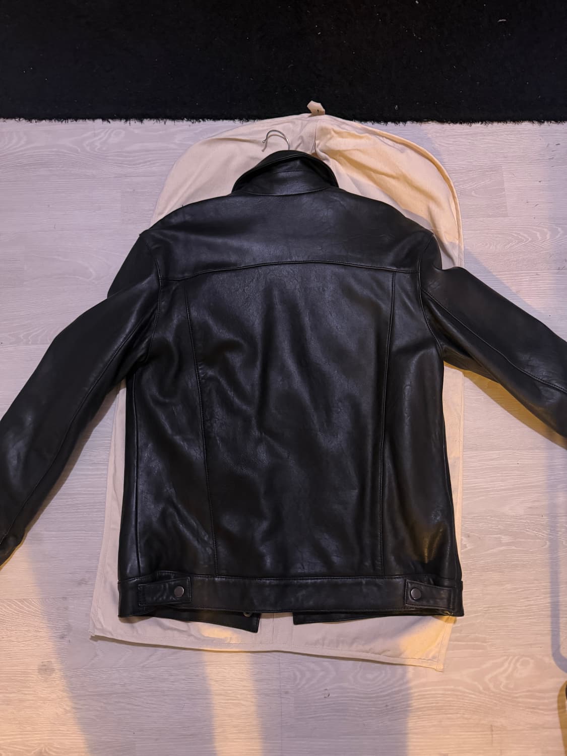 데우스 가죽자켓 판매합니다. 상품이미지2