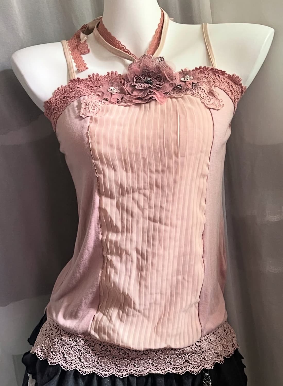 Axes femme 엑시즈팜 플라워 레이스 홀터넥 슬리브리스 상품이미지3