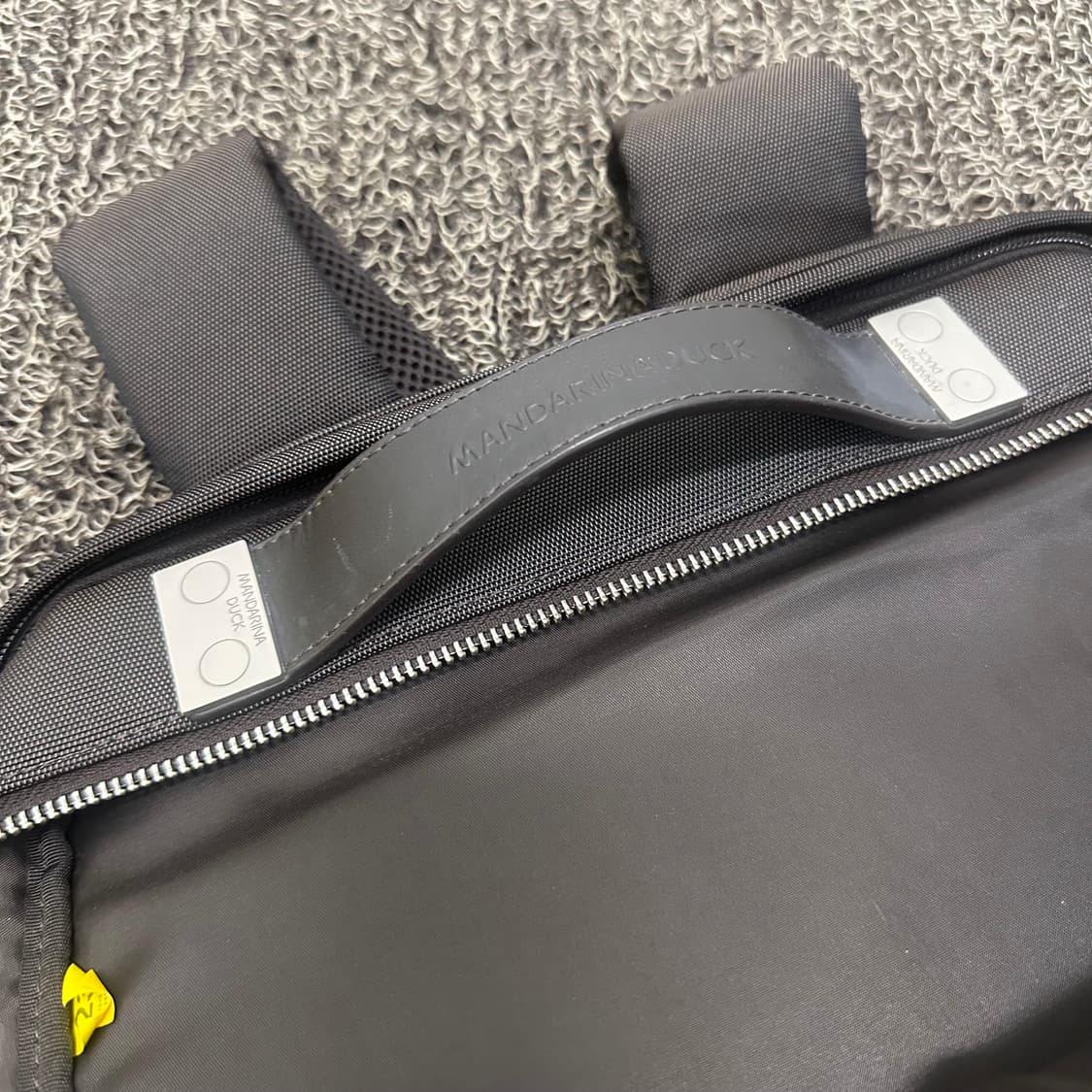 만다리나덕 백팩 브라운 상품이미지3